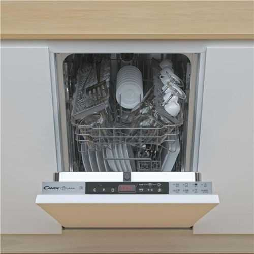 « FULL – 45 cm
10 couverts – 9 litres
Classe E // Niveau sonore : 47 dB(A)
8 prog