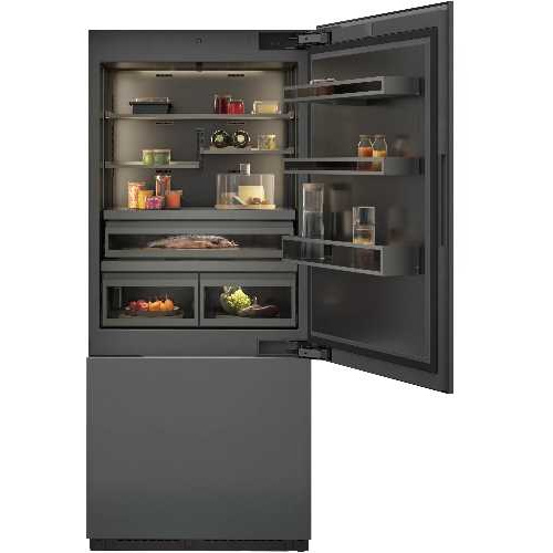 Intérieur inox brossé foncé, design raffiné avec des éléments en aluminium massi
