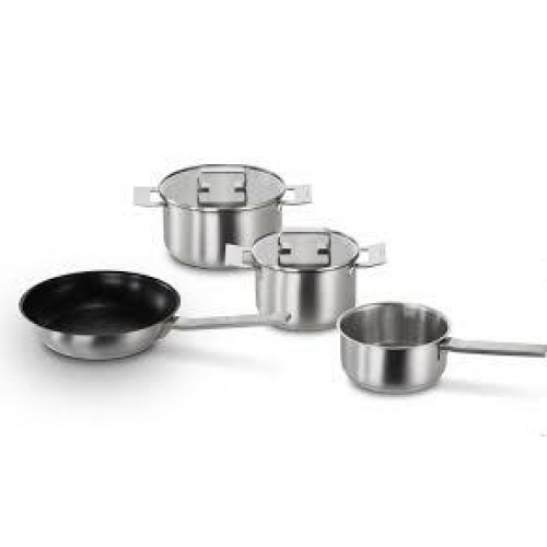 Compatible avec l’induction  Casserole Ø 18 (bas) / 20 cm (haut), capacité de 3,